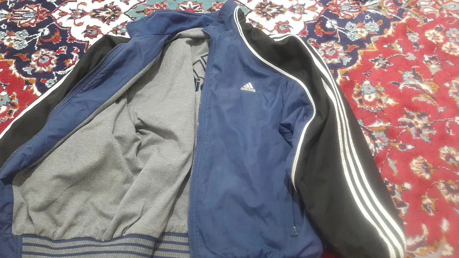 پولیور|لباس|سوری, |دیوار