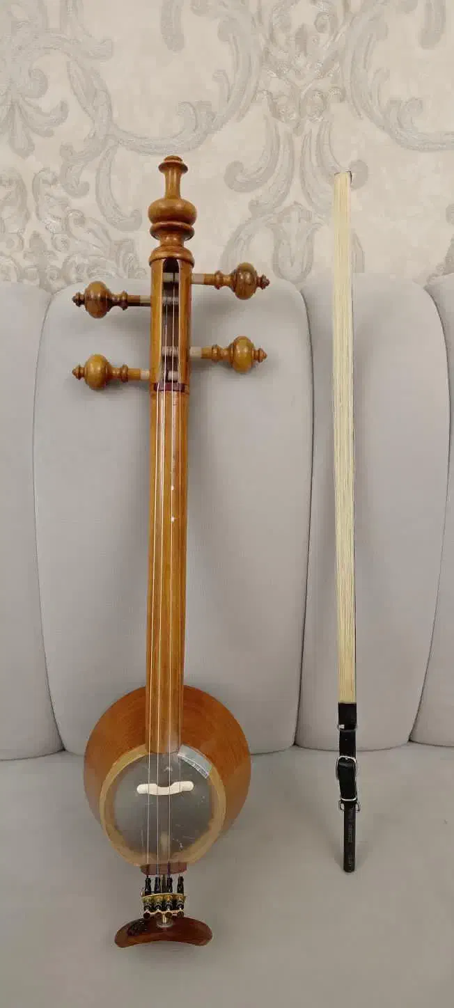 ساز کمانچه|سازهای سنتی|قدس, شهر‌قدس|دیوار