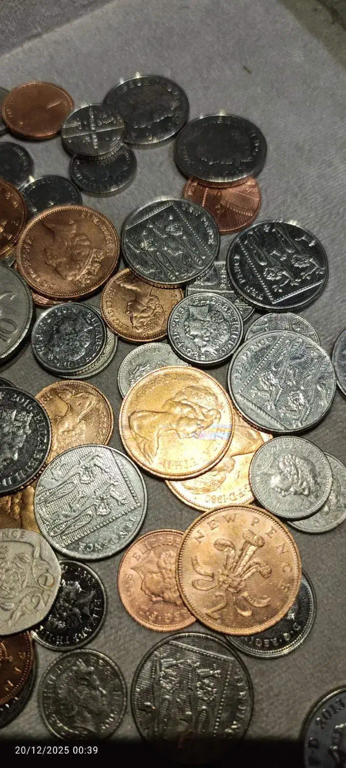 100 تا سکه کلکسیونی ملکه الیزابت انگلیسی|کلکسیون سکه، تمبر، اسکناس|یزد, |دیوار