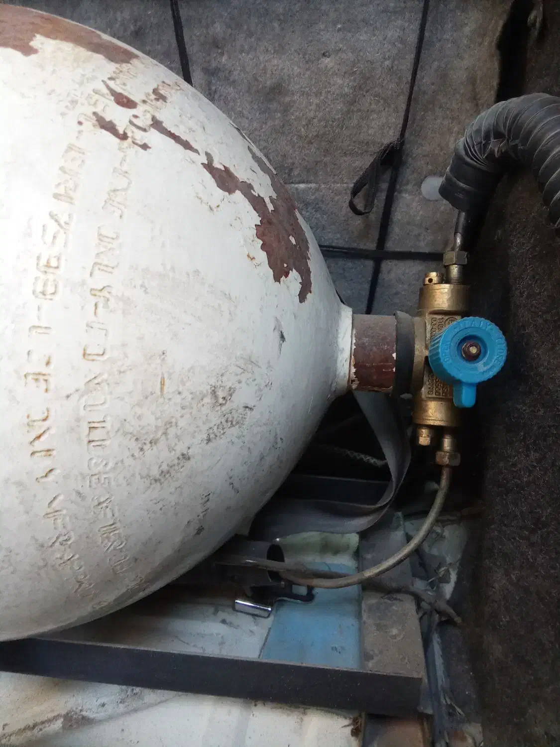 کپسول سی ان جی با لوازم کامل|قطعات یدکی و لوازم جانبی|قم, نیروگاه|دیوار