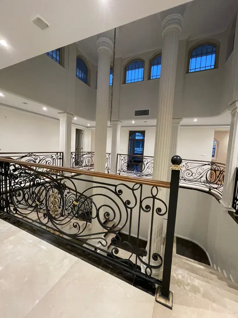 ویلا360 متر کامرانیه شمالی حیاط مشجر ( فقط سکونت )|اجارهٔ خانه و ویلا|تهران, کامرانیه|دیوار