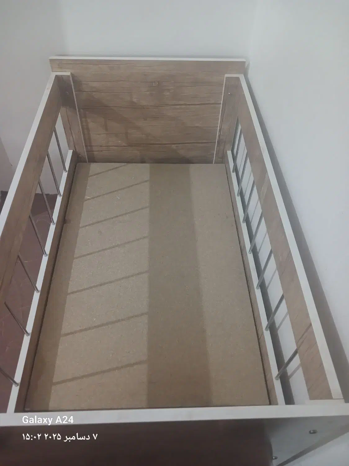 تخت نوزاد تا ۵ سالگی|تخت و صندلی بچه|میانه, |دیوار