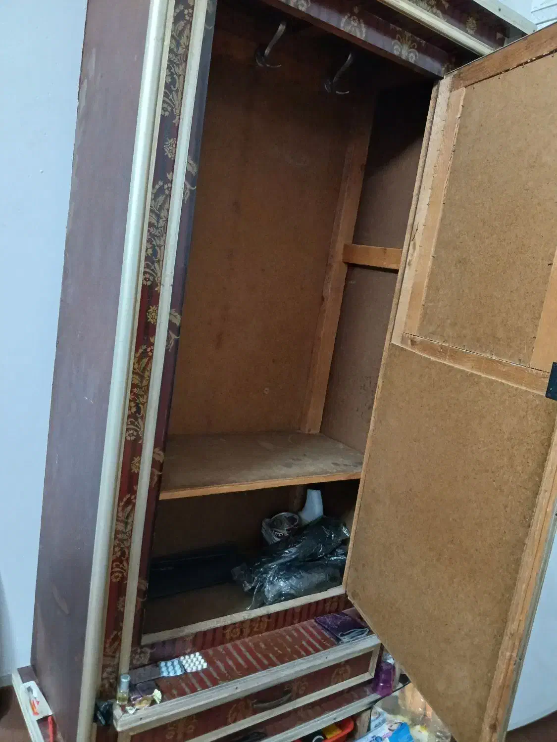 کمد|جاکفشی، کمد، دراور|گنبد کاووس, |دیوار