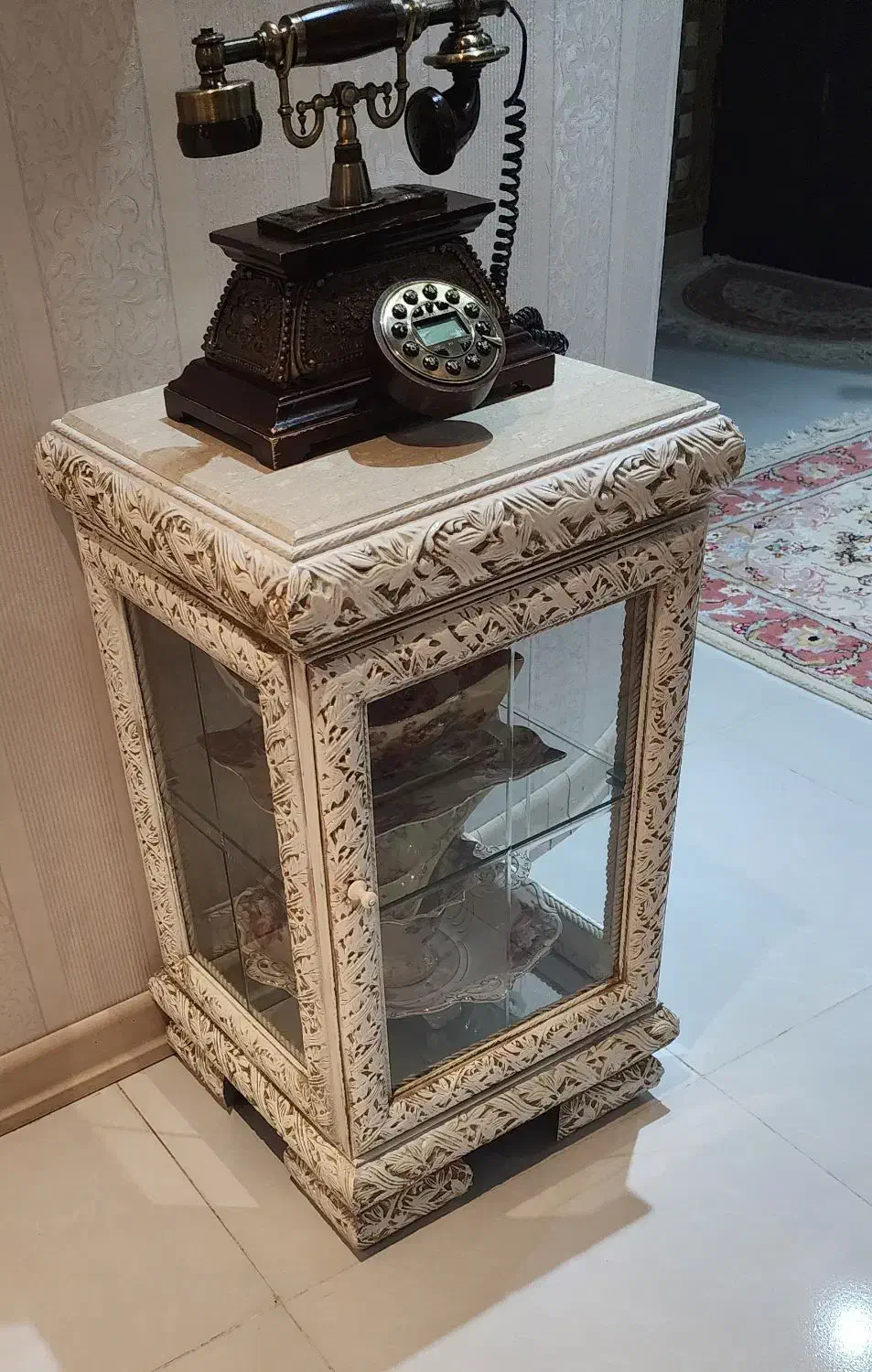 میز زیر تلفن و تلفن|میز تلفن|اراک, |دیوار