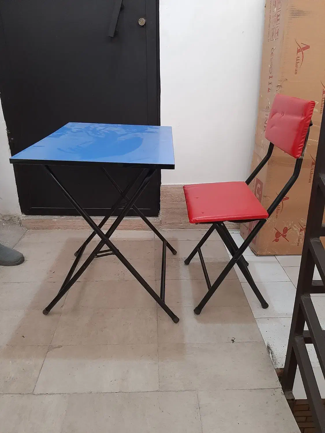 میز تحریر|میز تحریر و کامپیوتر|رشت, فلسطین|دیوار