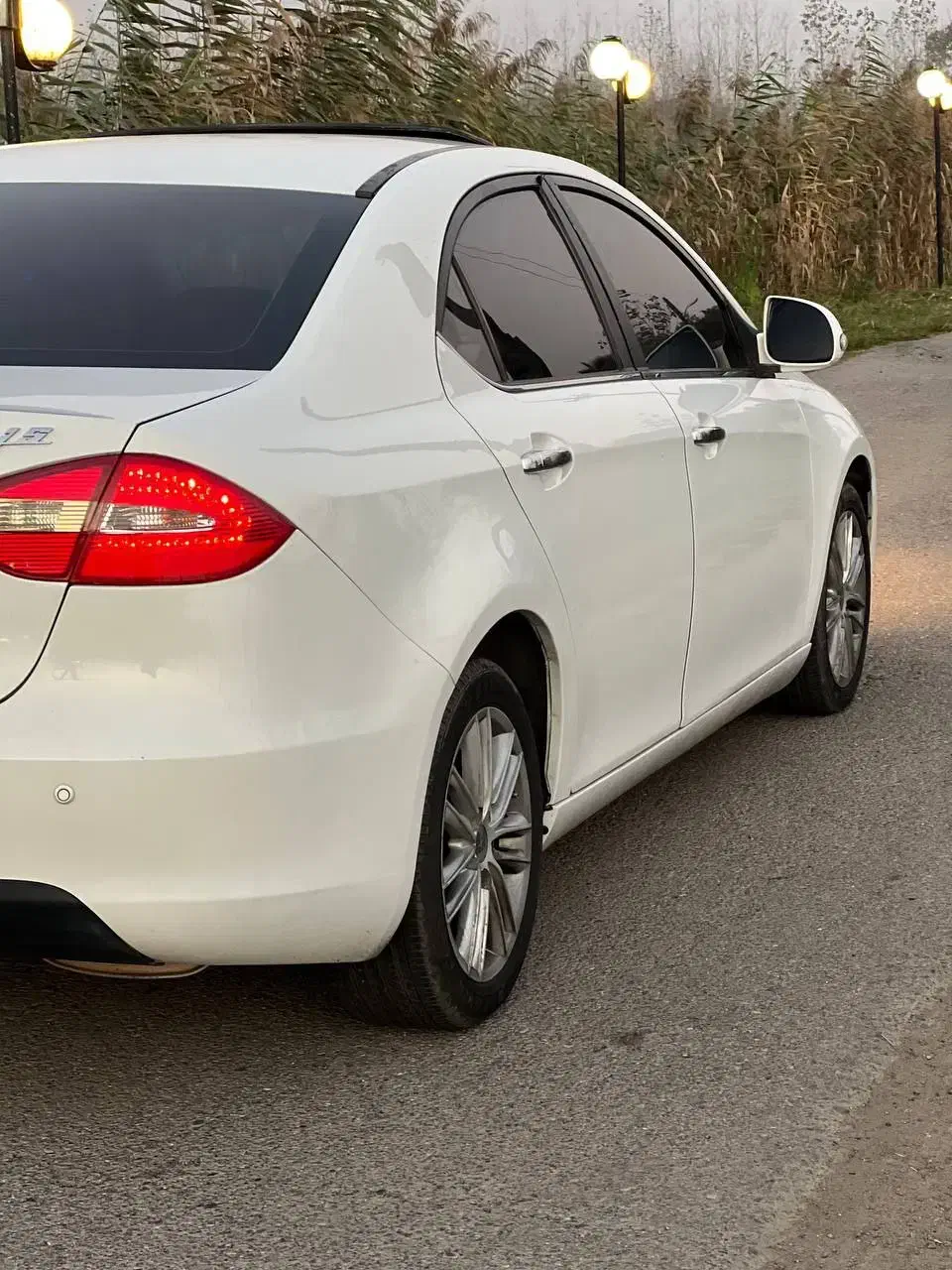 جک j5|خودرو سواری و وانت|رشت, ولکس|دیوار