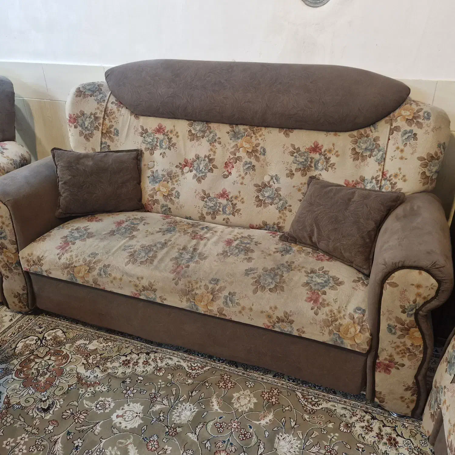 مبل ۷ نفره همراه میز|مبلمان خانگی و میز عسلی|بیرجند, |دیوار