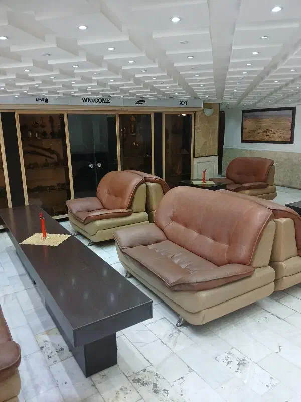 استخدام ۱نیروی خدماتی و۱نفر پذیرش|استخدام سرایداری و نظافت|بندرعباس, |دیوار