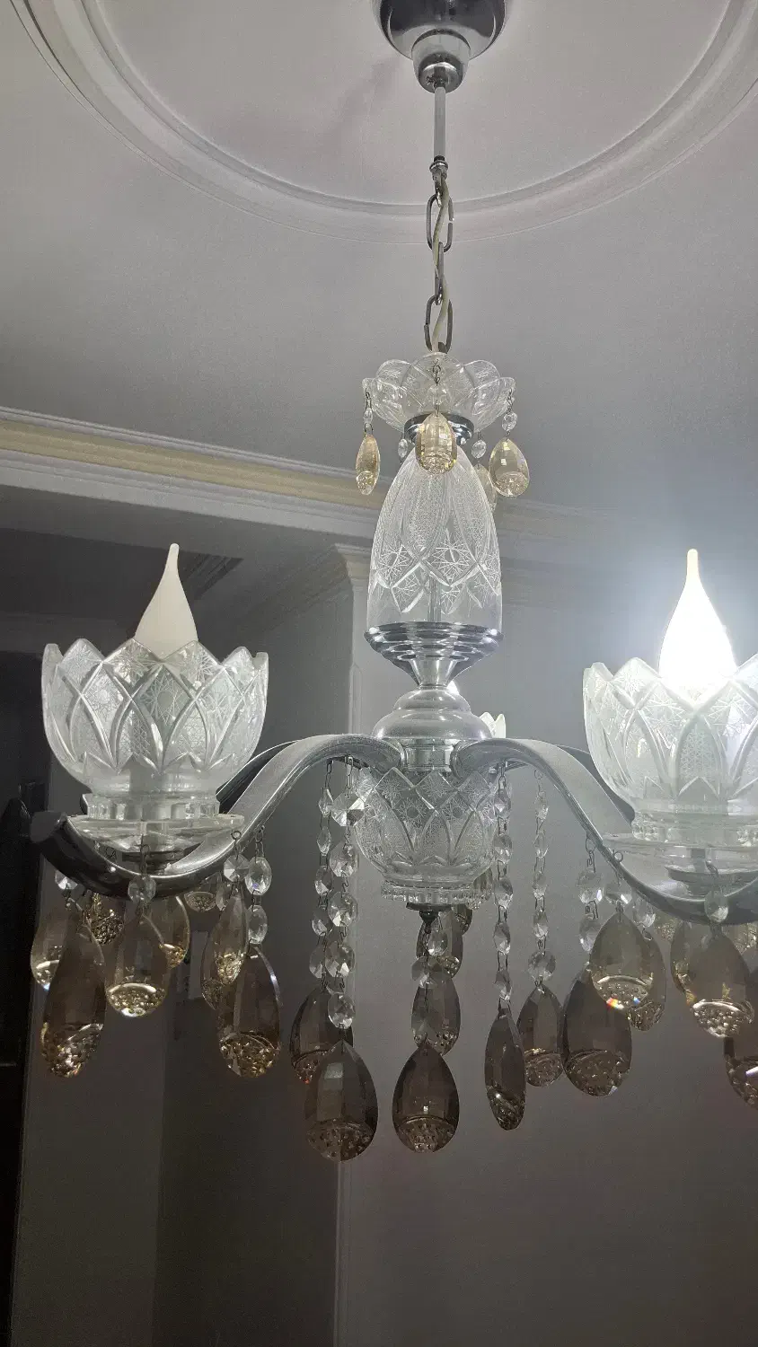 لوستر دسته دوم (۲ عدد) دونه ای ۲ تومن|لوستر و چراغ آویز|تهران, نظام‌آباد|دیوار