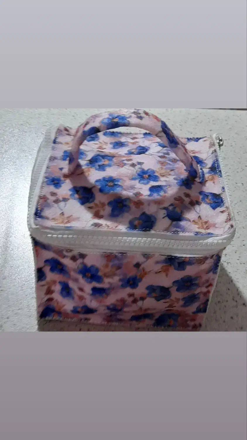 کیف ارایشی چمدانی، کتابی دست دوززیباشیک بادوام|کیف، کفش، کمربند|زنجان, |دیوار