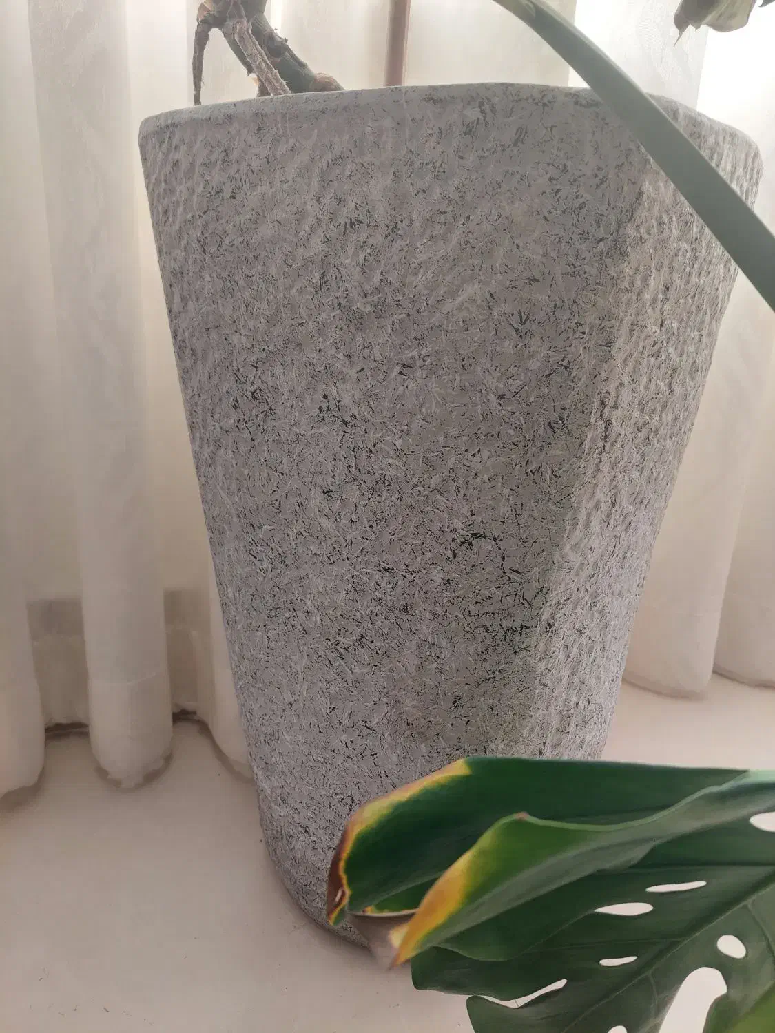 گلدان سفالی سالم|گل و گیاه طبیعی|قم, سراجه (۱۵ خرداد)|دیوار