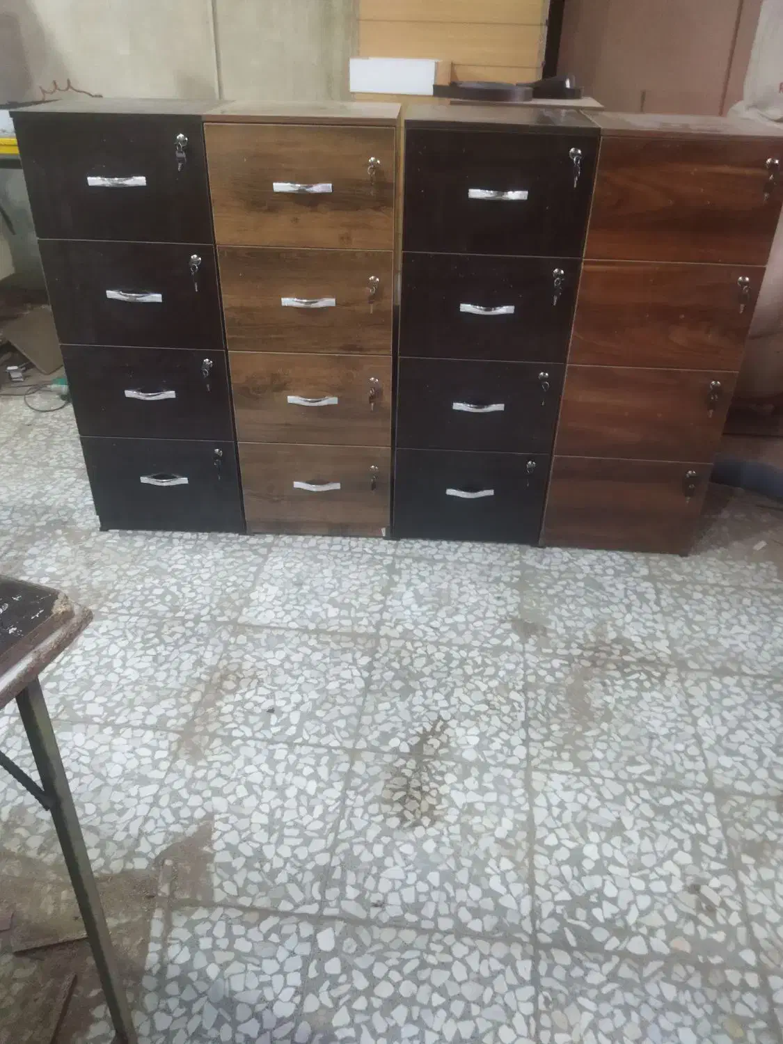 فایل|دفتر کار|اصفهان, ناصرخسرو|دیوار