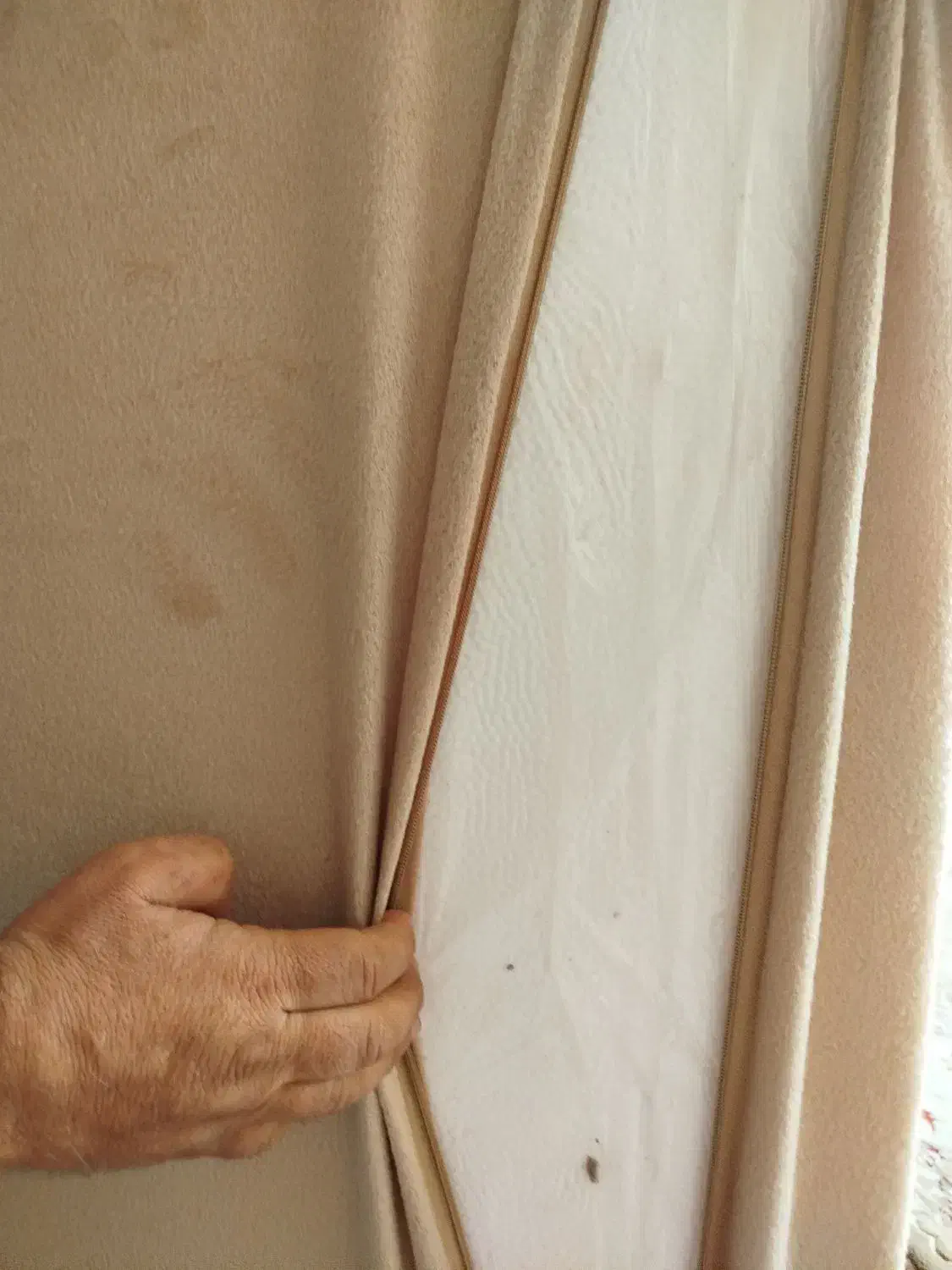 پشتی فومی|پشتی|کاشان, آیت الله سعیدی|دیوار