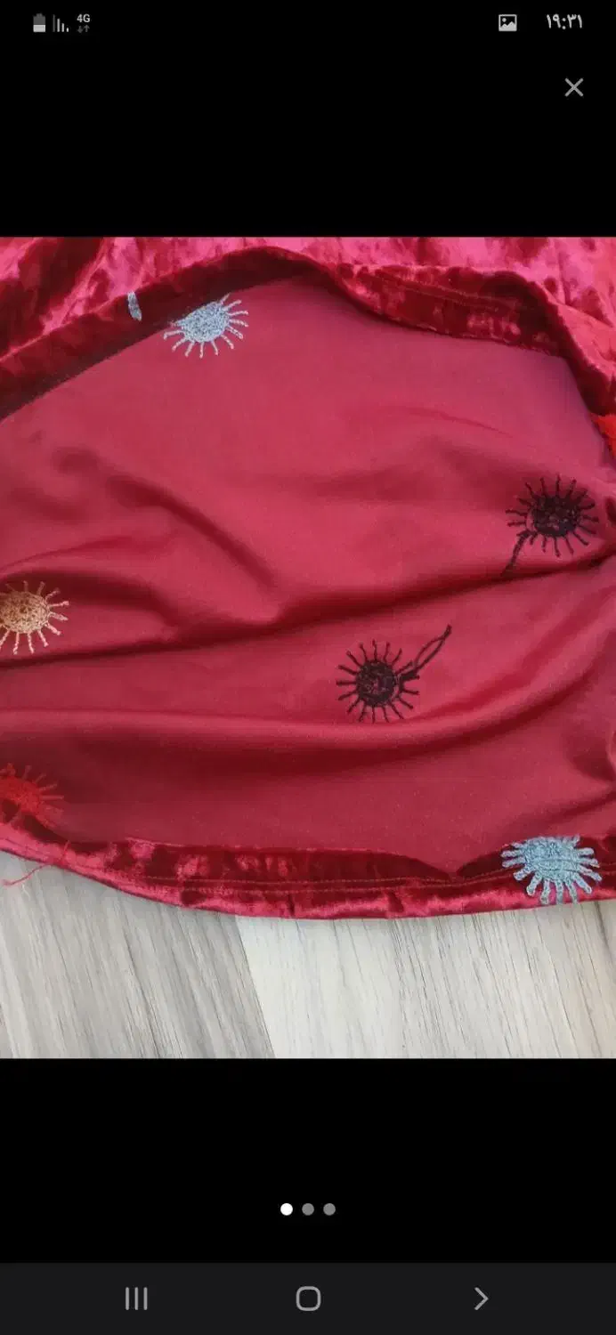 تونیک قرمز|لباس|باسمنج, |دیوار