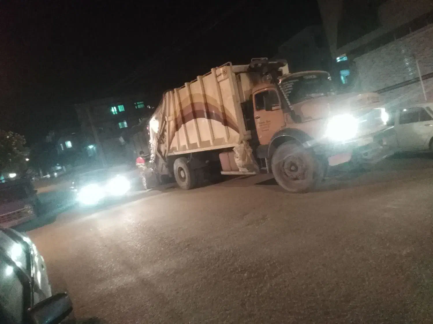 نیازمند راننده پایه یک|استخدام حمل و نقل|سنندج, |دیوار