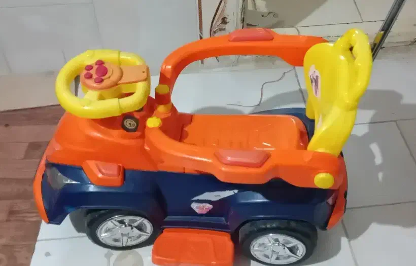 ماشین کودک سالم باموزیک|اسباب‌‌بازی|قرچک, داوود آباد|دیوار