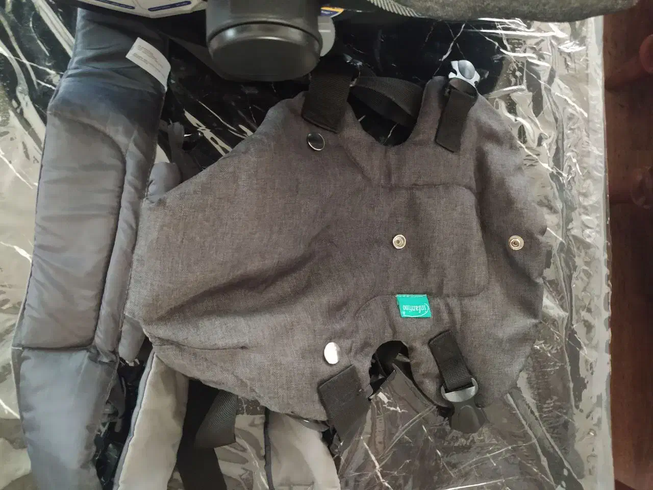 اغوشی|کالسکه و لوازم جانبی|لاهیجان, کوی استادان|دیوار