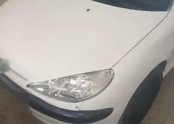 ۲۰۶ تیپ دو . تمیز و مرتب|خودرو سواری و وانت|لاهیجان, شیشه گران|دیوار