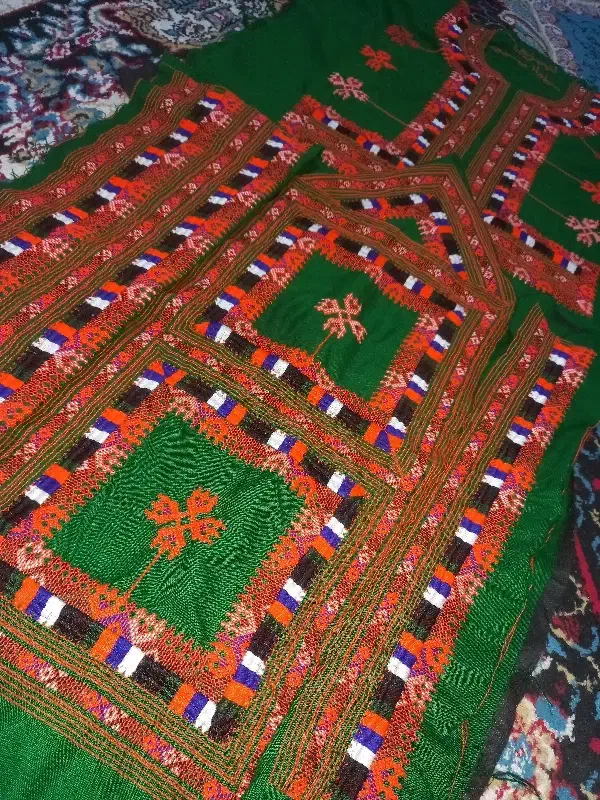 زیح آستین|لباس|سراوان, |دیوار