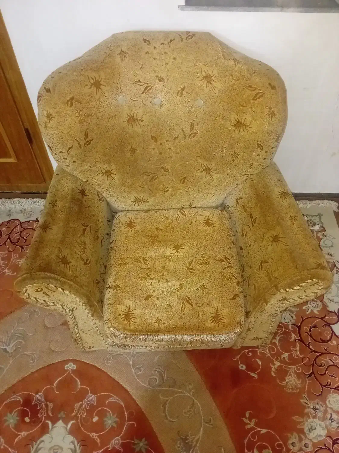 مبلمان ۴ نفره ی۲نفره ۲تا تک نفره و ۲ عدد عسلی..|مبلمان خانگی و میز عسلی|شوشتر, |دیوار