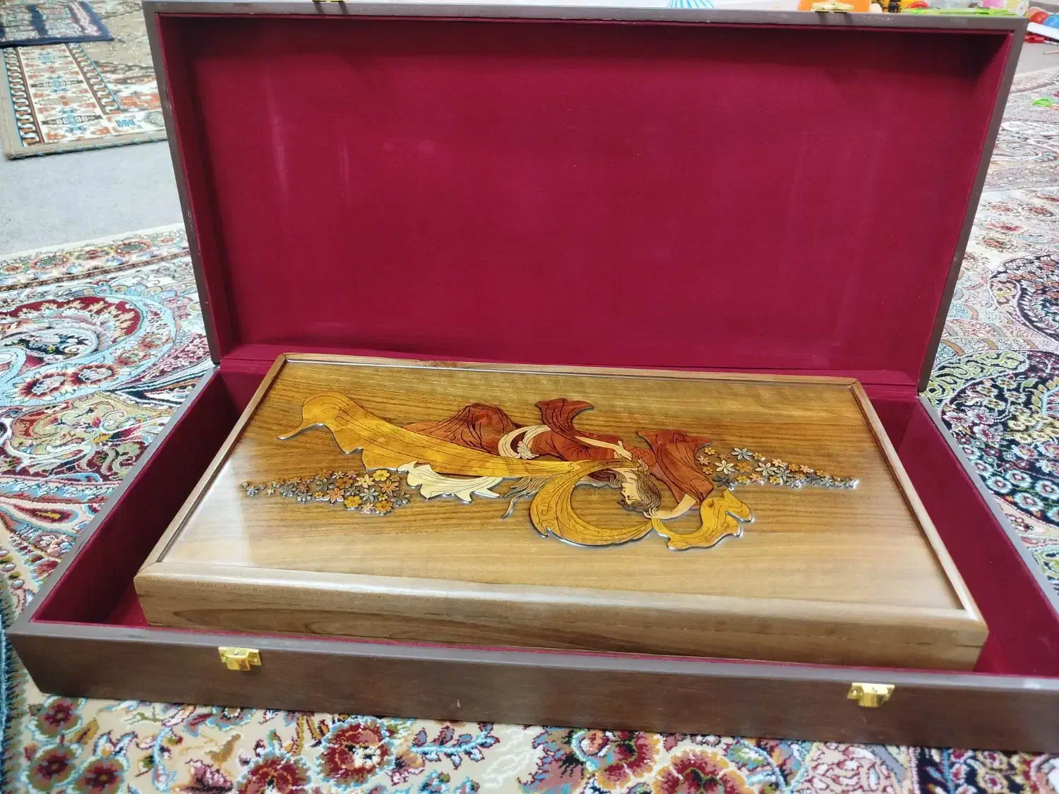 تخته نرد بازی|کلکسیون اشیاء عتیقه|سمنان, |دیوار