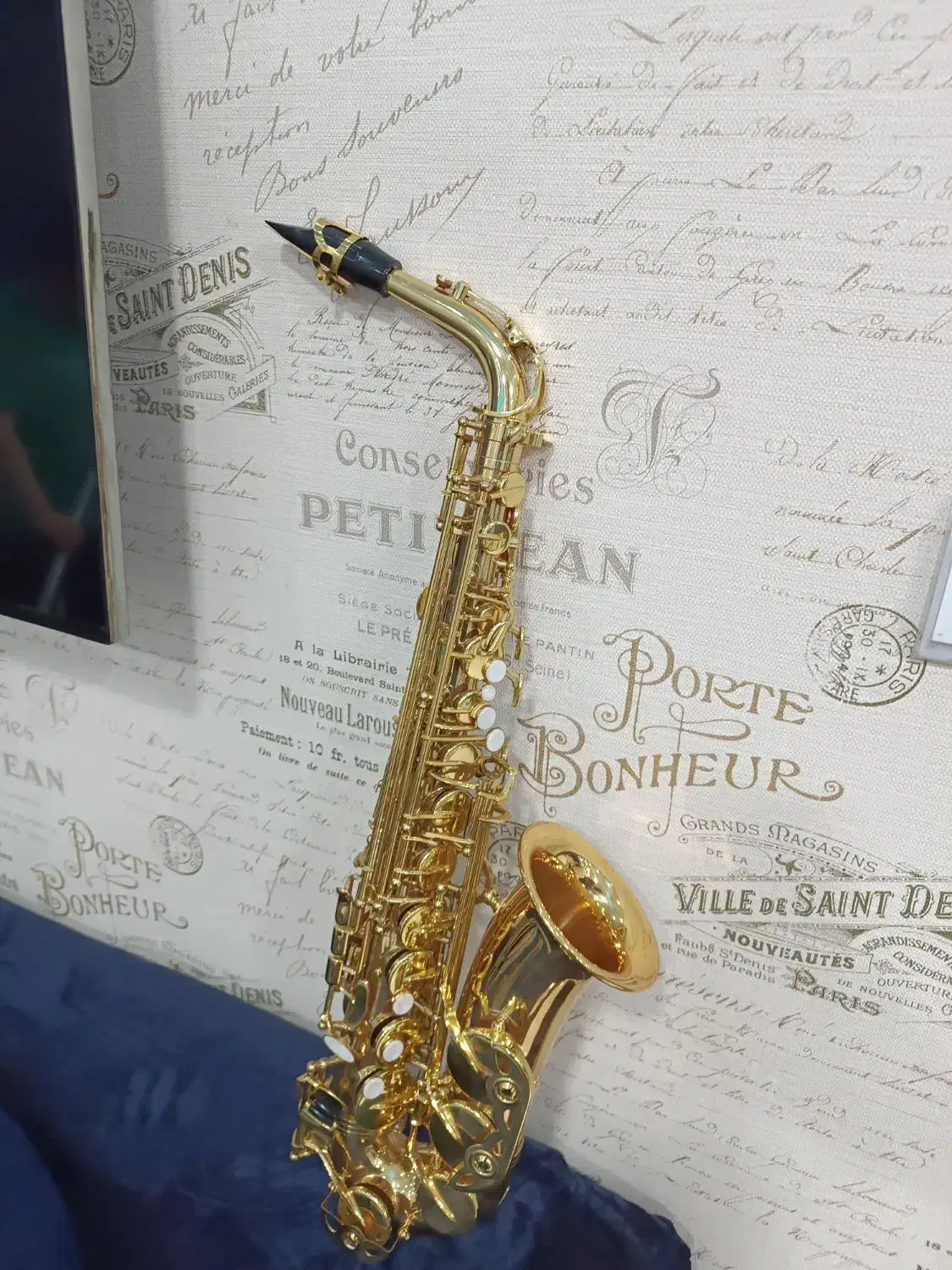 ساکسیفون آلتو|سازهای بادی|کرمان, |دیوار