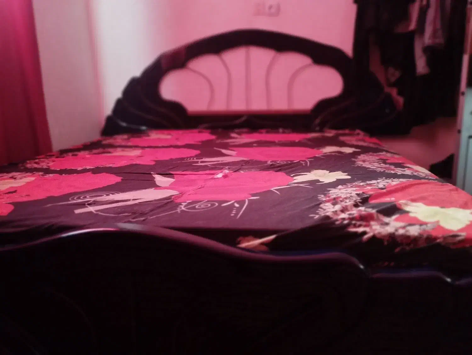 تختخواب با میز آرایش بزرگ و دو فایل دو طبقه ای|تخت و سرویس خواب|چرام, |دیوار