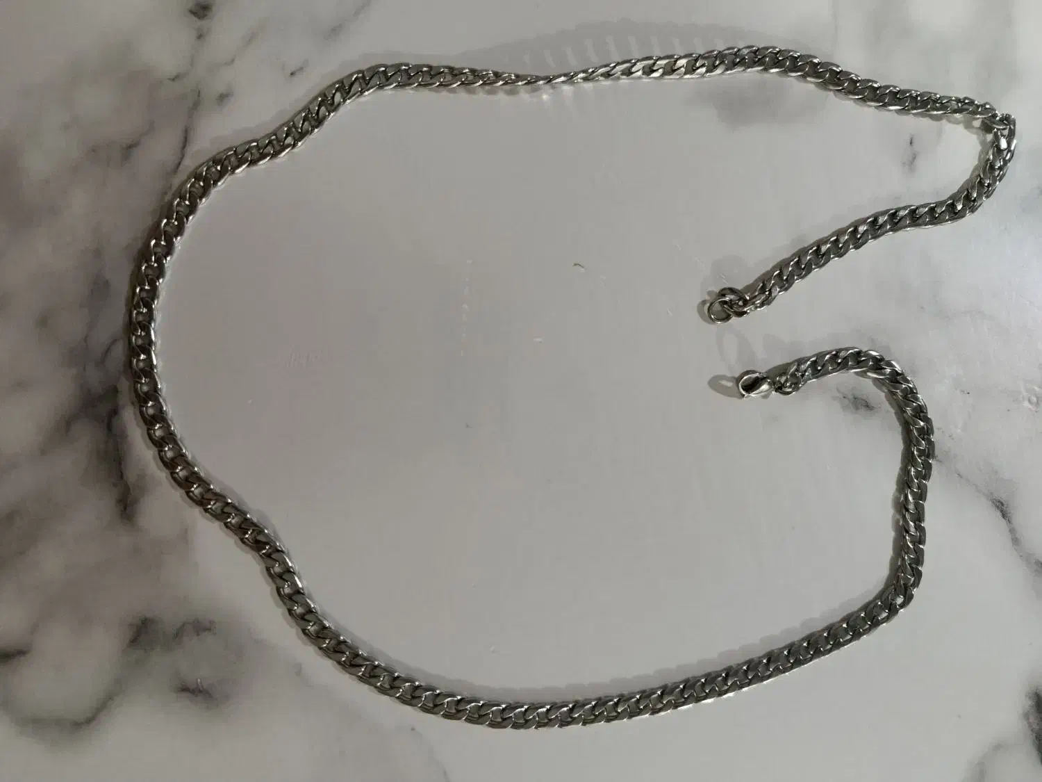 زنجیر مردانه|بدلیجات|کرج, ساسانی (قلمستان)|دیوار