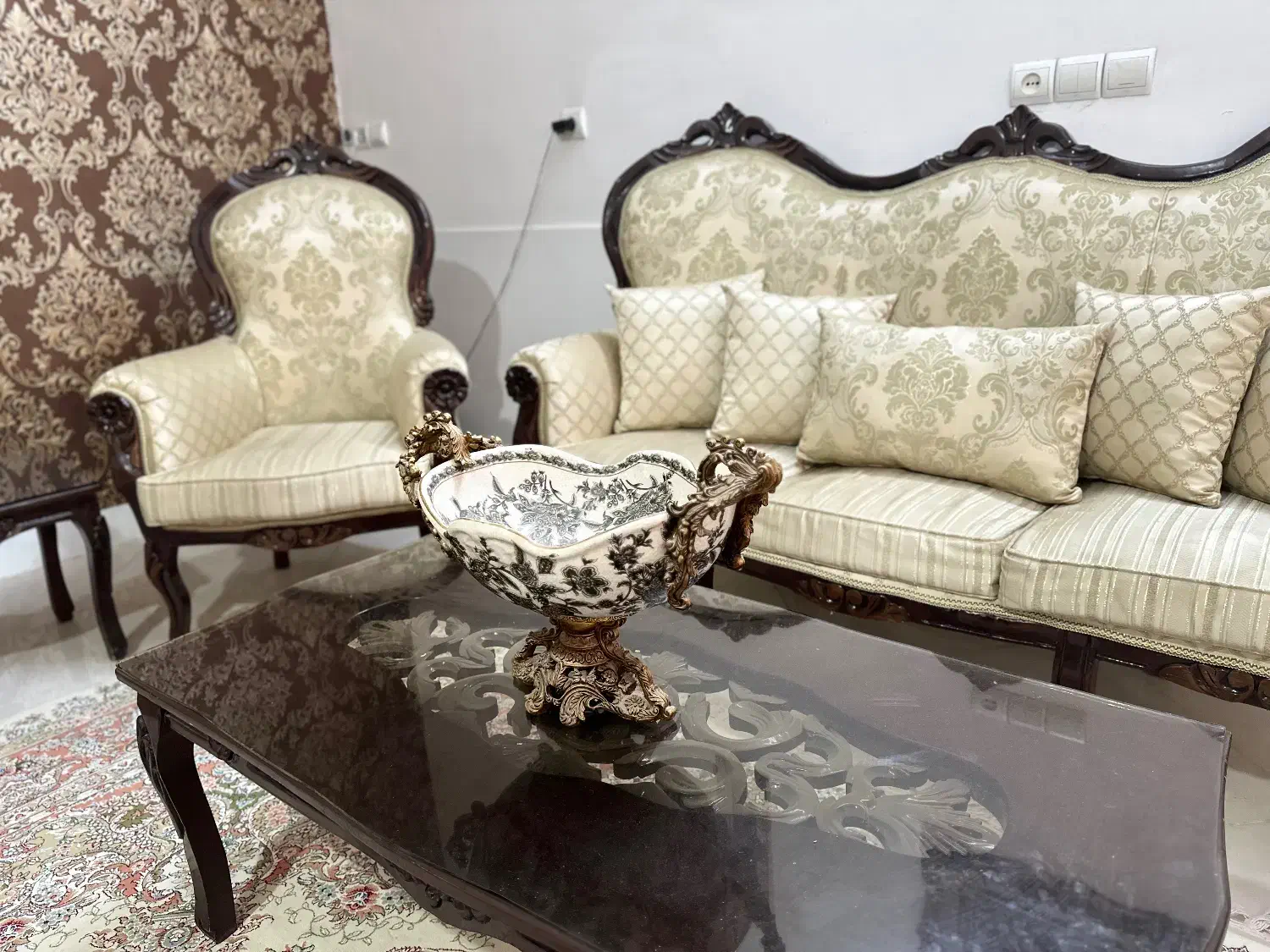 مبلمان سلطنتی|مبلمان خانگی و میز عسلی|بیرجند, |دیوار