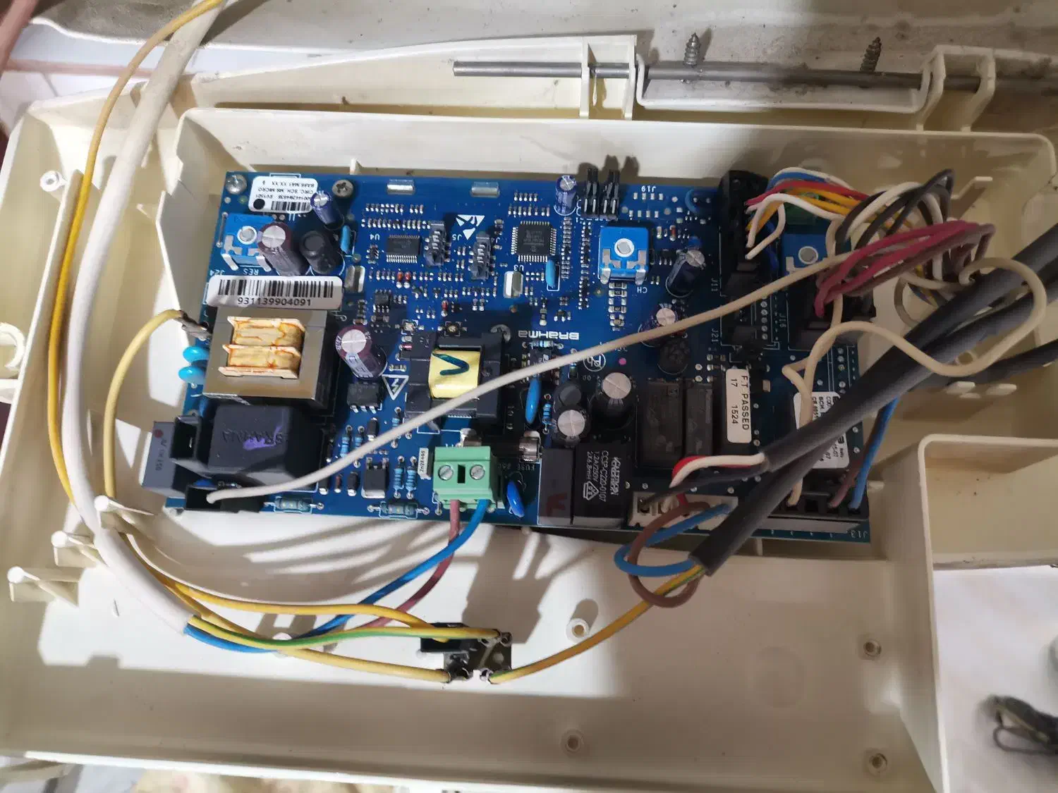 پمپ سیرکولاسیون و ابدان پکیج  برد پکیج|آبگرمکن، پکیج، شوفاژ|اصفهان, شاه پسند|دیوار