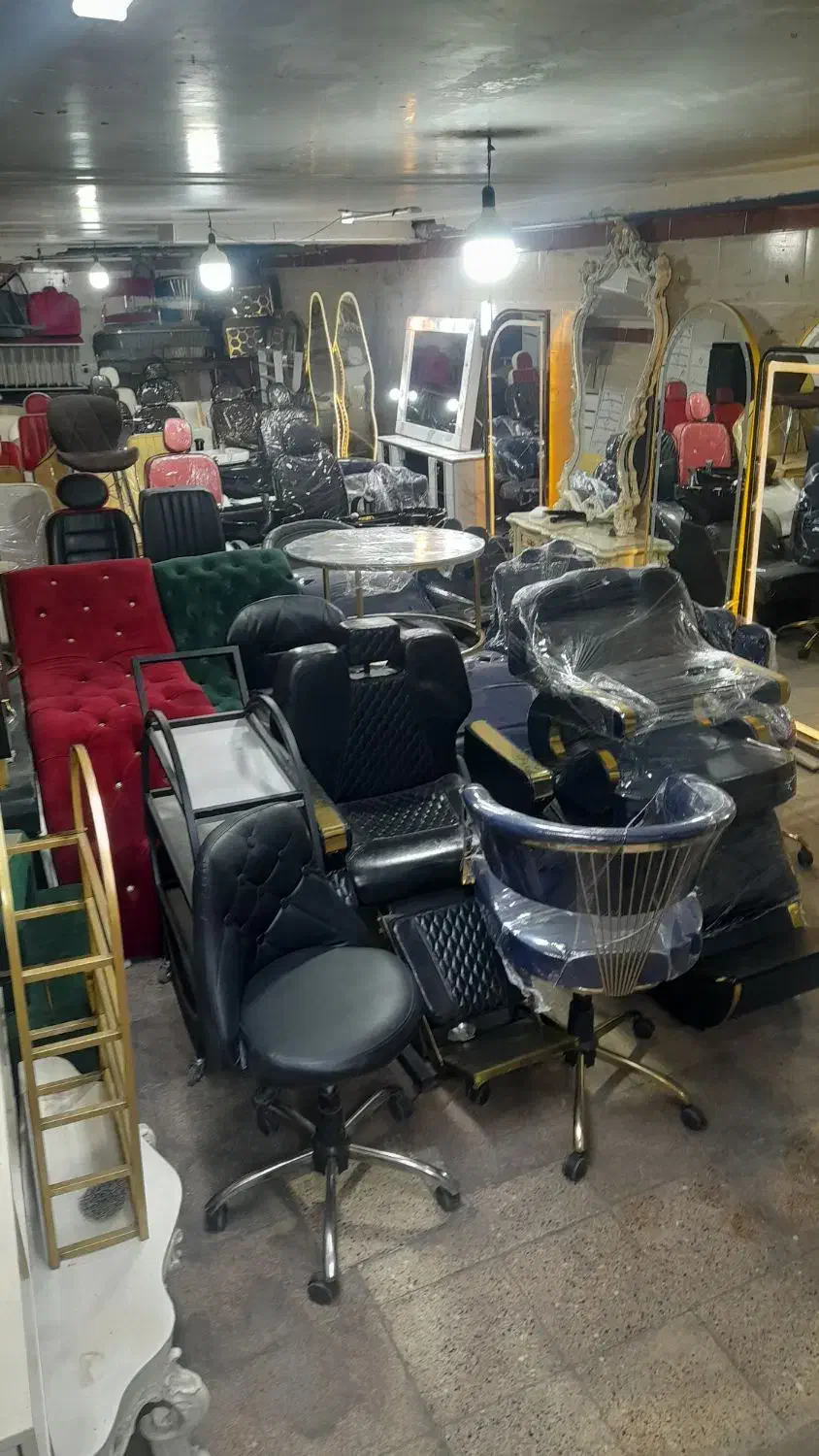 میز ناخن نو|آرایشگاه و سالن‌های زیبایی|تبریز, |دیوار