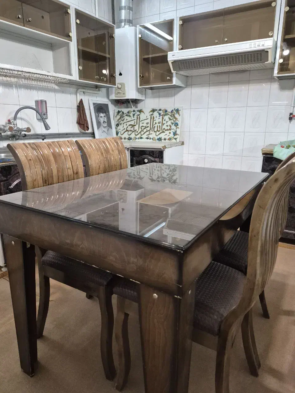 میز نهار خوری 4نفره در حد نو|میز و صندلی غذاخوری|حبیب آباد, |دیوار