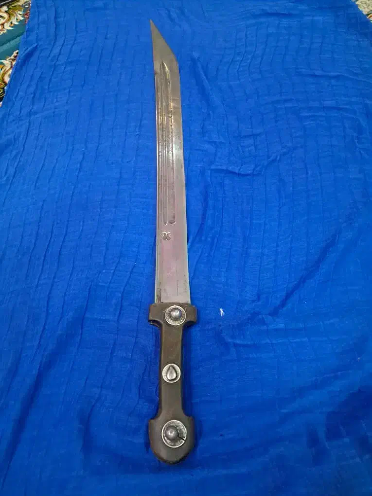 چاقو کهنه|کلکسیون اشیاء عتیقه|خمینیشهر, |دیوار