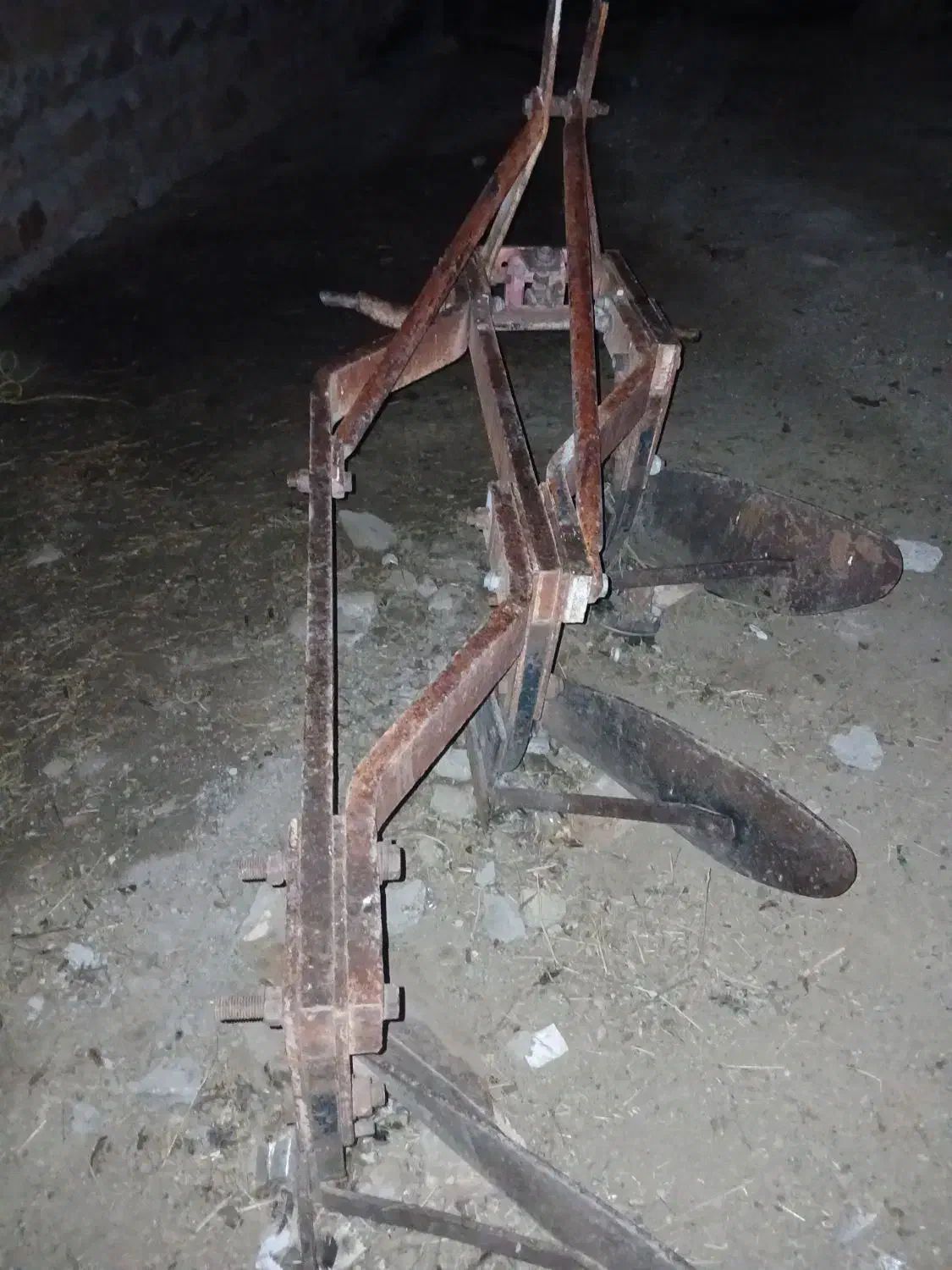 گاو اهن سه خیش|ماشینآلات صنعتی|آبش احمد, |دیوار