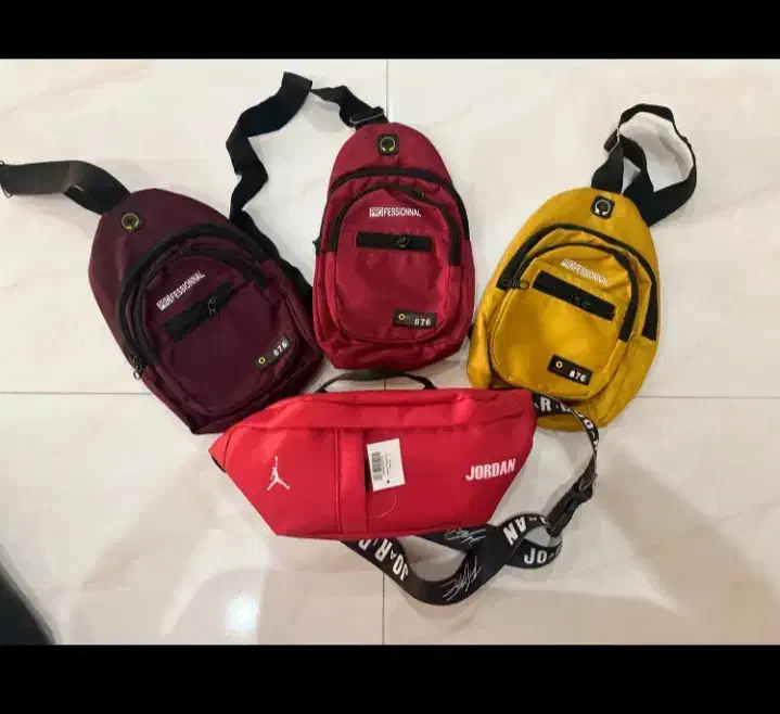 بادی بگ، کیف کمری|کیف، کفش، کمربند|لنگرود, |دیوار