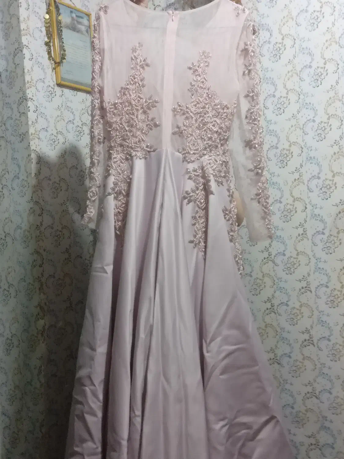 لباس مجلسی|لباس|تاکستان, |دیوار