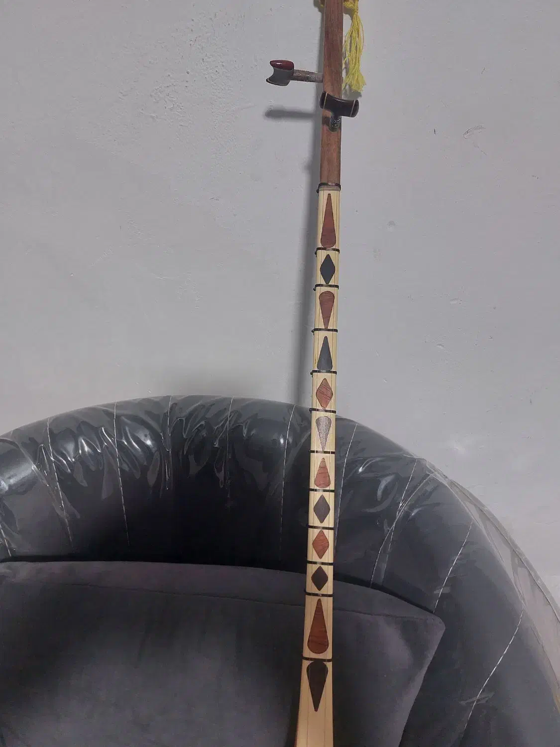 دوتارر|سازهای سنتی|مشکین‌دشت, |دیوار