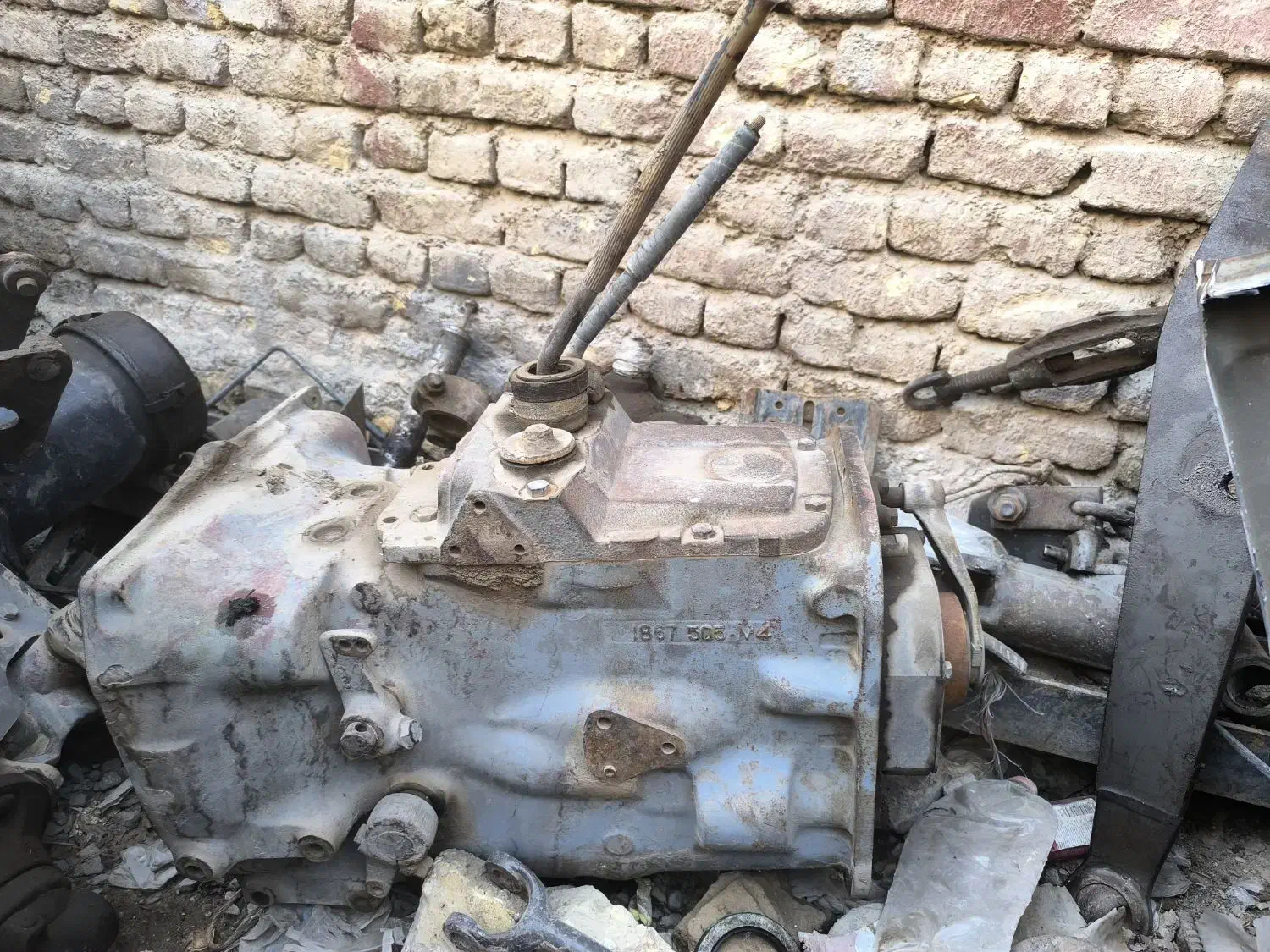 گیربکس چهار سیلندر ۲۸۵|قطعات یدکی و لوازم جانبی|فلاورجان, |دیوار