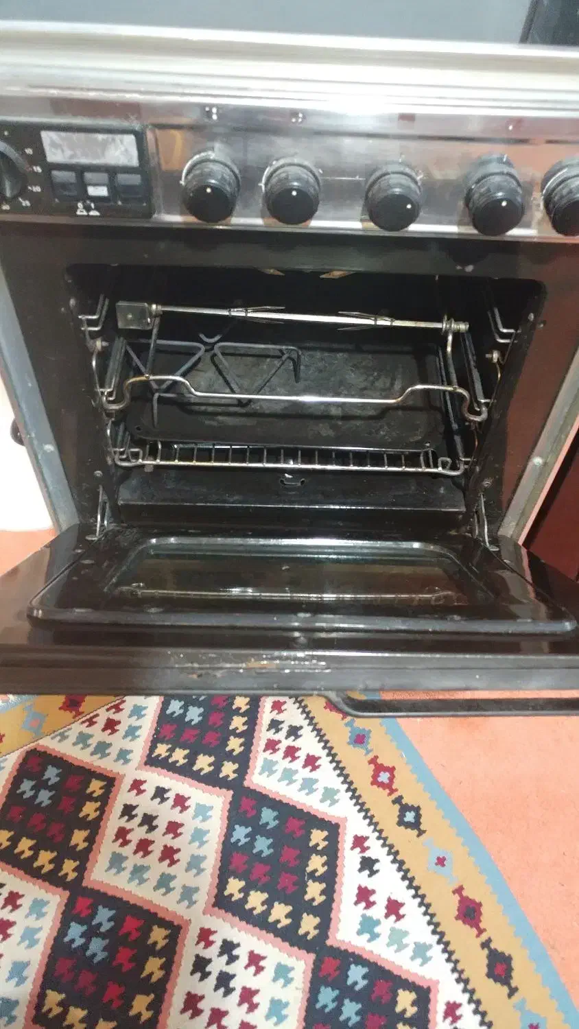 اجاق گاز چهار شعله با فر وجوجه گردان|اجاق گاز و لوازم برقی پختوپز|نوشهر, |دیوار