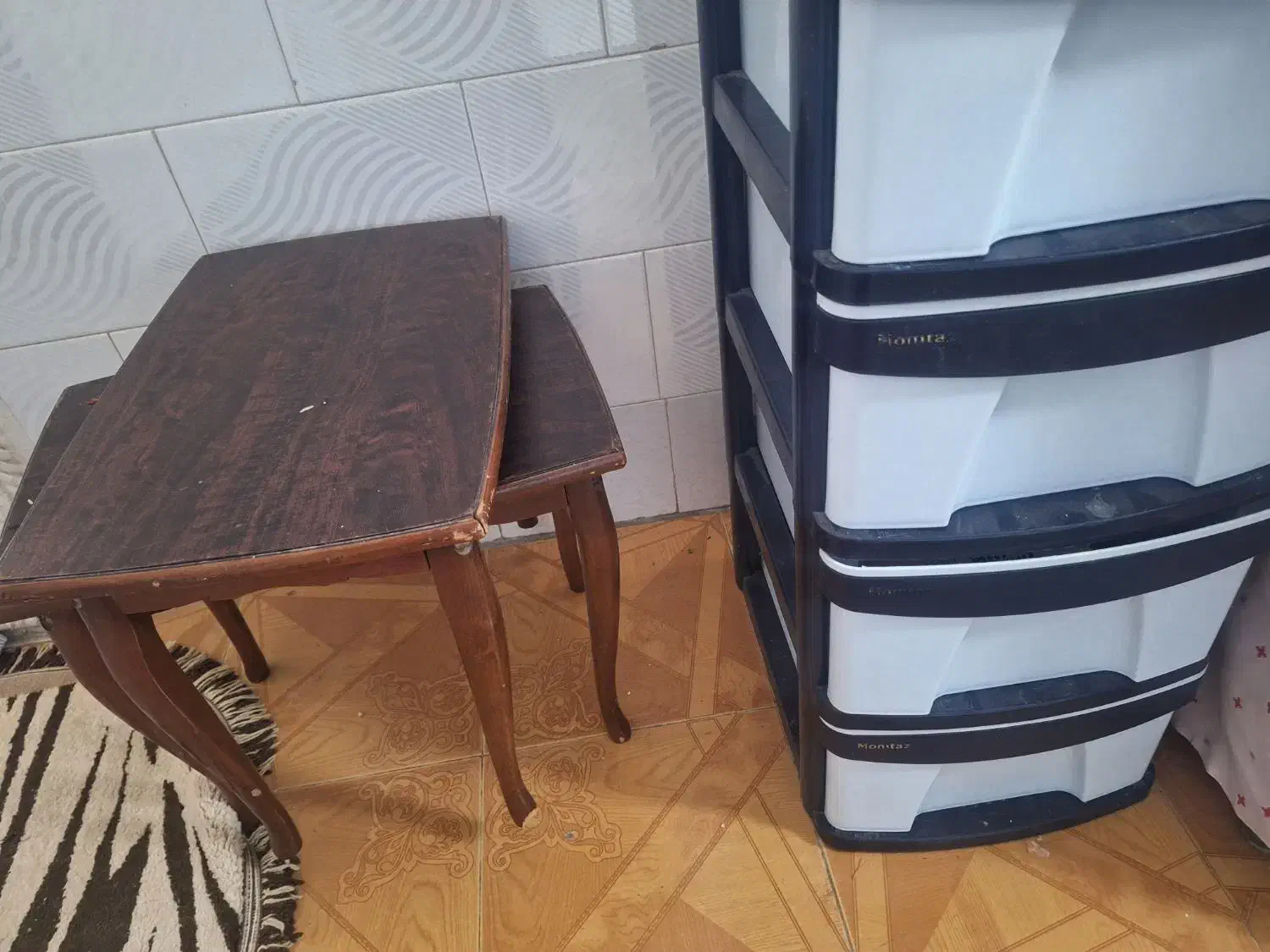 مبل هفت نفره|مبلمان خانگی و میز عسلی|شیراز, کوزه گری|دیوار