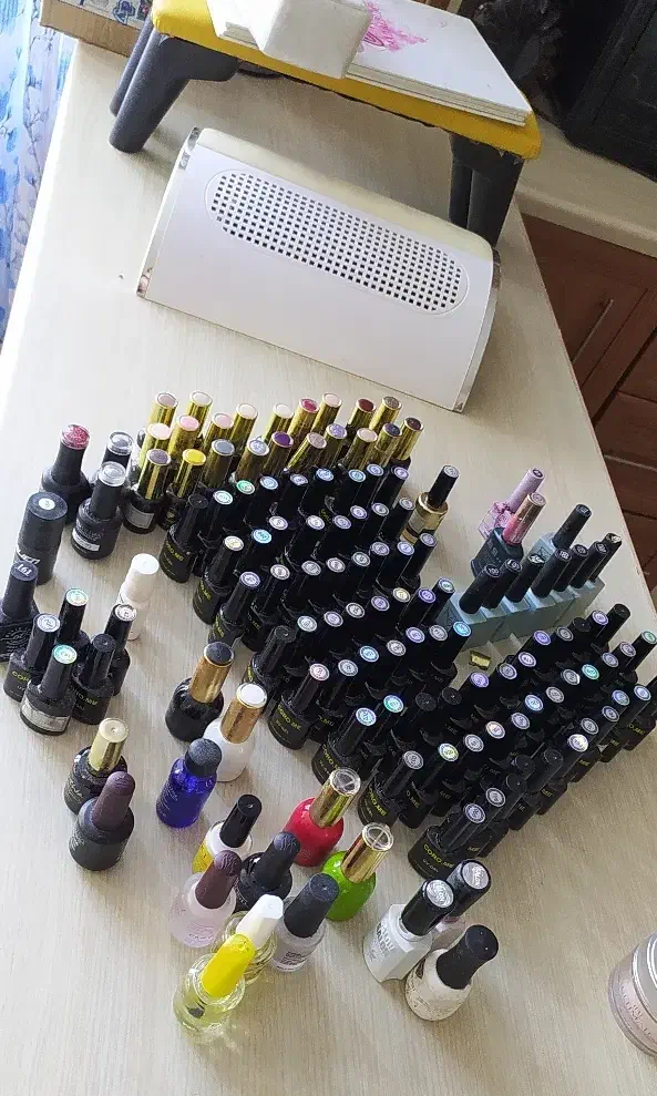 وسایل کاشت ناخن(تا پنجشنبه ب این قیمت فروش فوری)|آرایشی، بهداشتی، درمانی|کرمانشاه, |دیوار