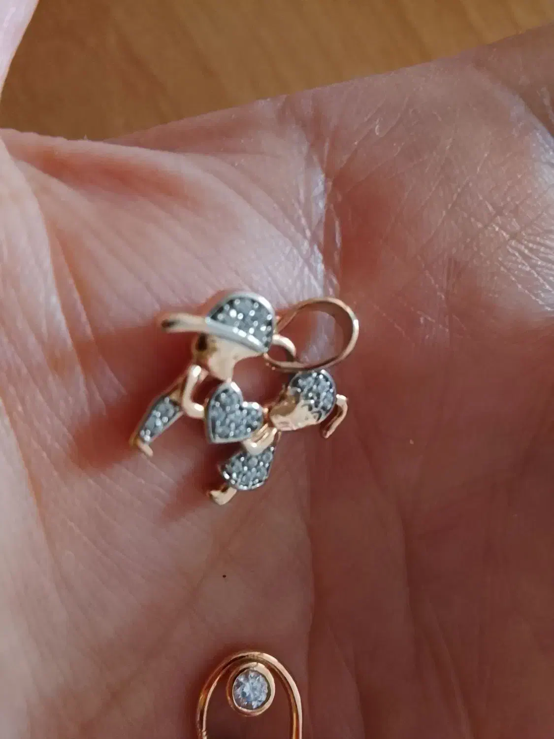 دوتا پلاک نو|بدلیجات|شاهین‌شهر, عطار|دیوار