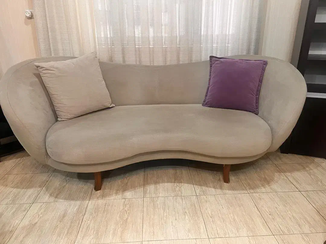 مبل ۸ نفره سالم و بسیار راحت|مبلمان خانگی و میز عسلی|بندر انزلی, ژاندارمری|دیوار