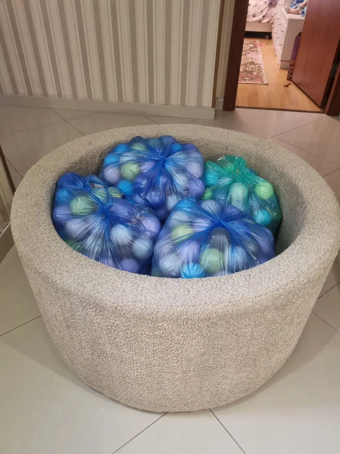 استخر توپ|اسباب و اثاث بچه|تهران, اباذر|دیوار