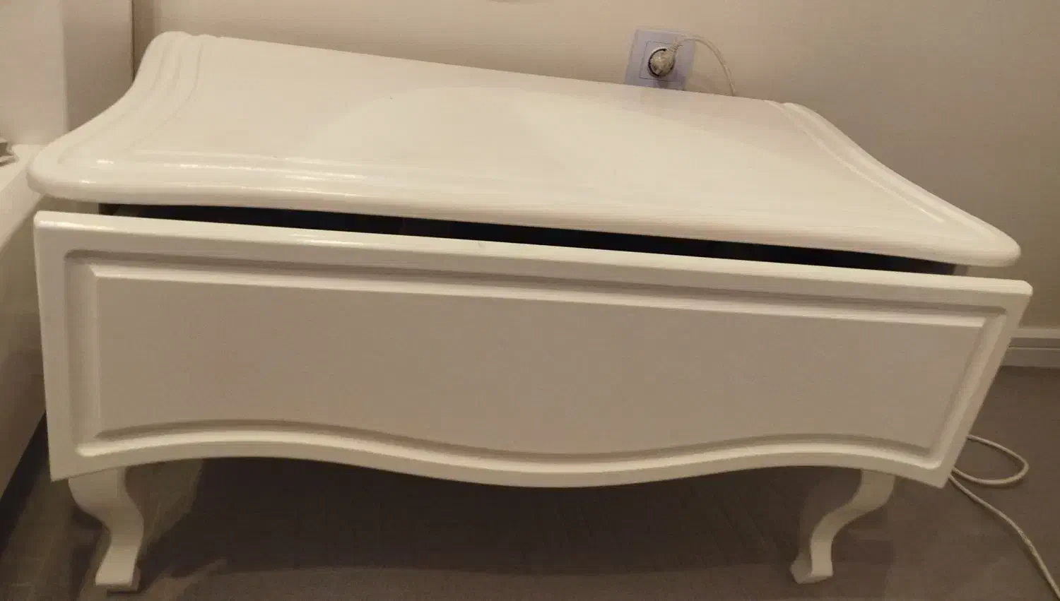 تخت خواب|تخت و سرویس خواب|بومهن, |دیوار