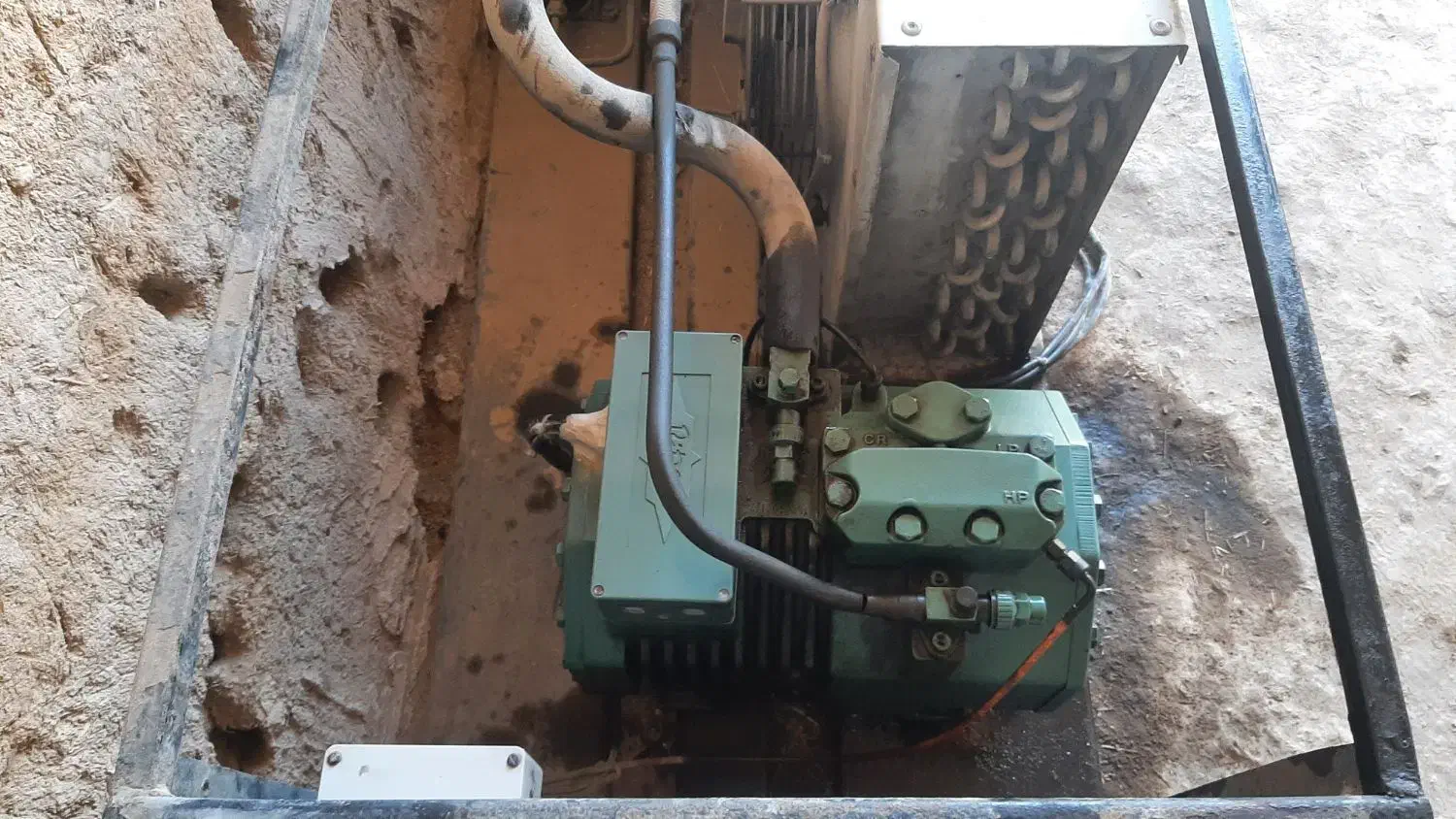 موتور سرد خانه ای زیر صفری پلیتی|ماشین‌آلات صنعتی|ری, علایین|دیوار