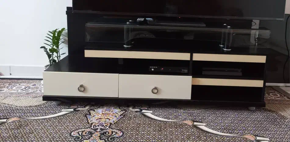 میز تلویزیون چوبی بسیار تمیز|میز تلویزیون|ری, شهرک نظامی|دیوار