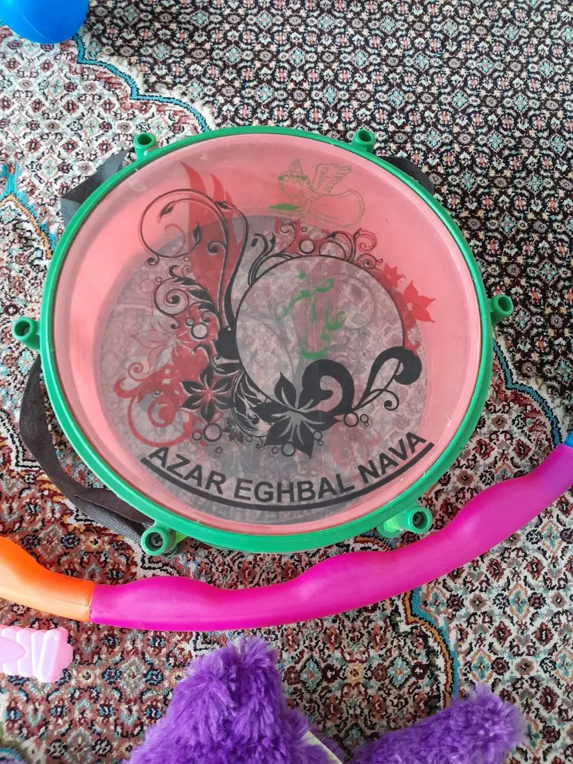 تعدادی اسباب بازی|اسباب‌‌بازی|خوی, |دیوار