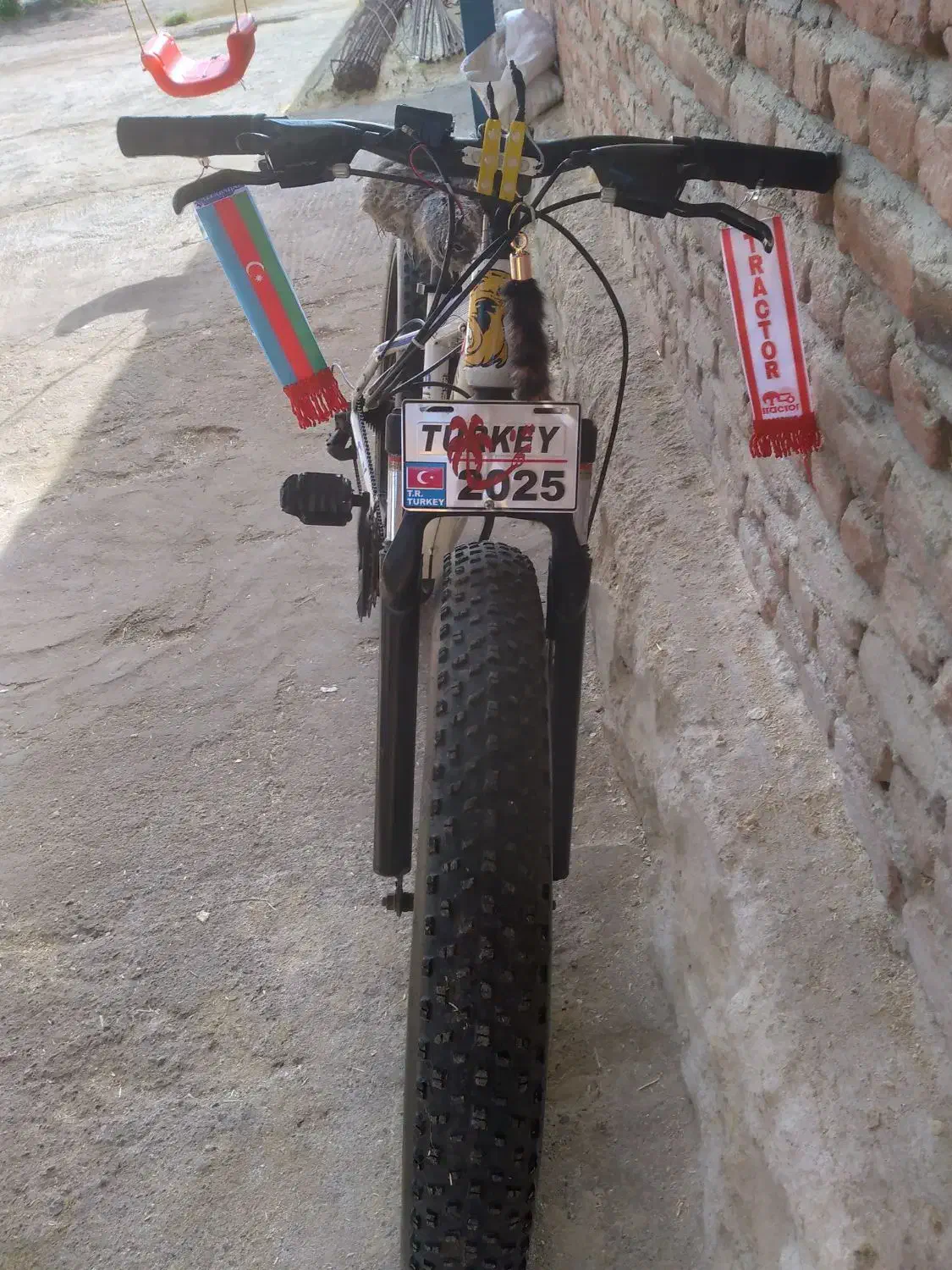 دوچرخه با لاستیک های پهن|دوچرخه، اسکیت، اسکوتر|ملکان, |دیوار