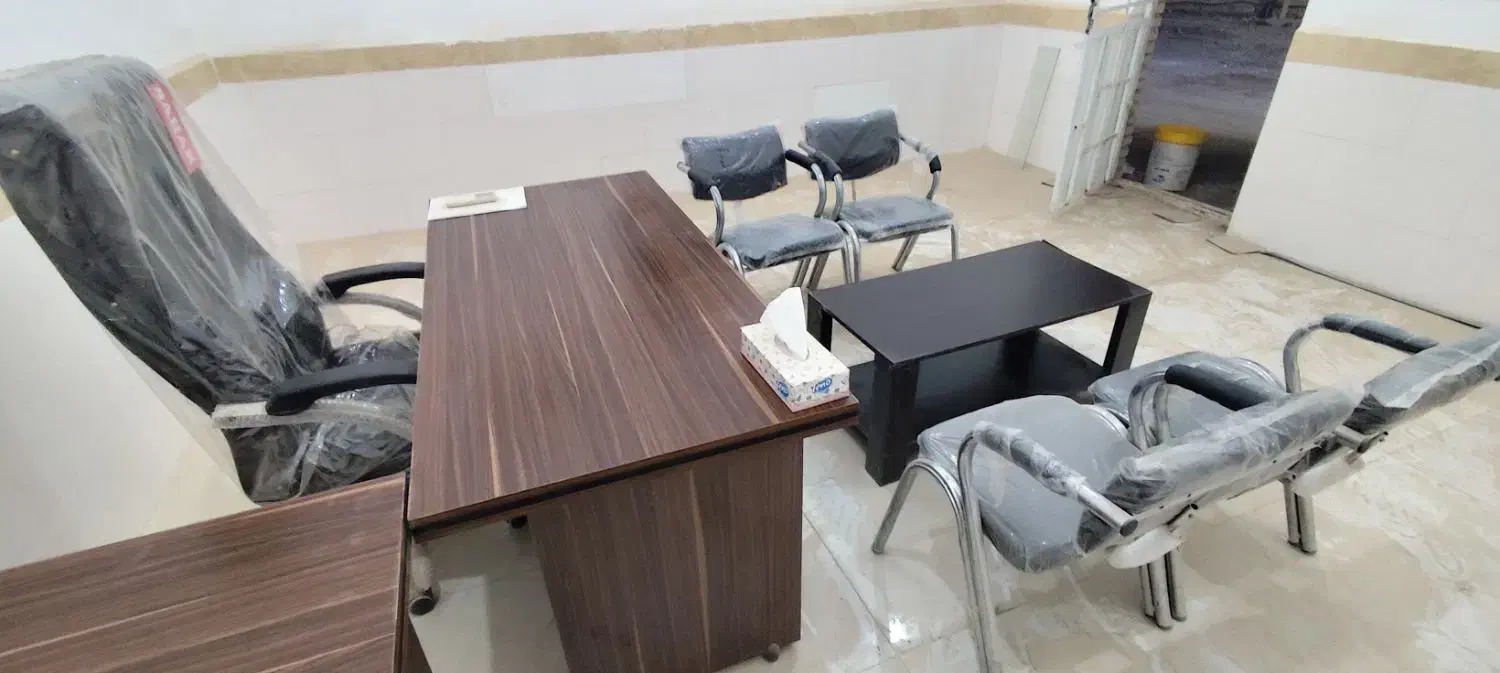 فروش فوری ست میز و صندلی و جلو میزی|دفتر کار|خرمشهر, |دیوار
